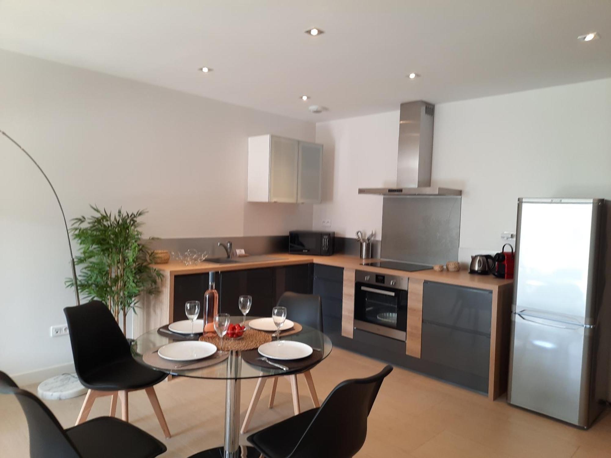 Hpc Suites - Cassis Centre - Parking Gratuit & Piscine Chauffee Luaran gambar
